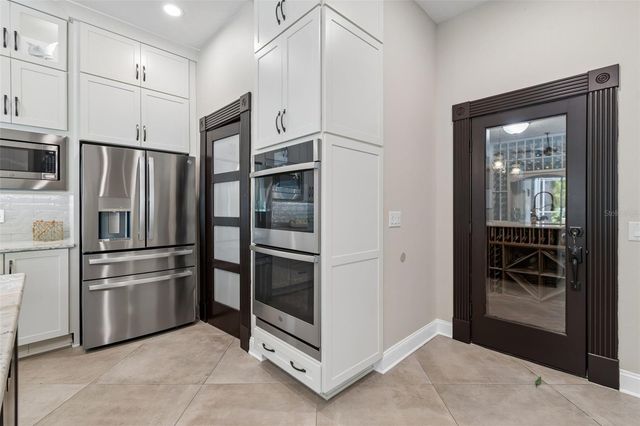 10423 GREENHEDGES DRIVE, Tampa, FL 33626