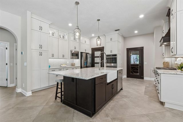 10423 GREENHEDGES DRIVE, Tampa, FL 33626