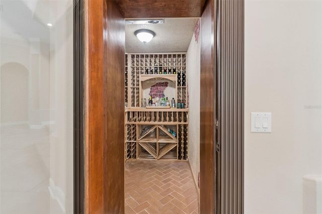 10423 GREENHEDGES DRIVE, Tampa, FL 33626