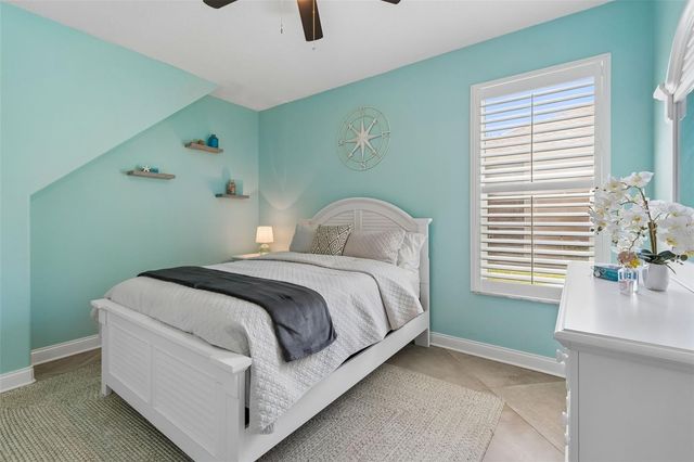 10423 GREENHEDGES DRIVE, Tampa, FL 33626