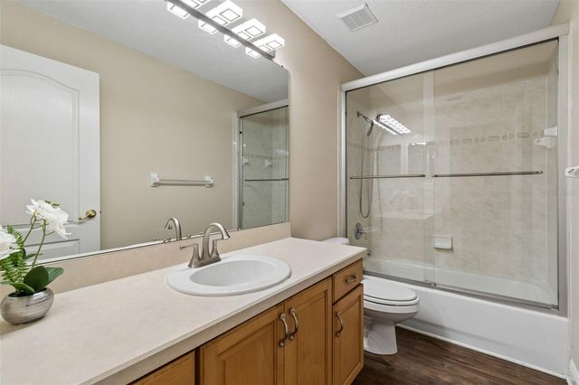 10423 GREENHEDGES DRIVE, Tampa, FL 33626