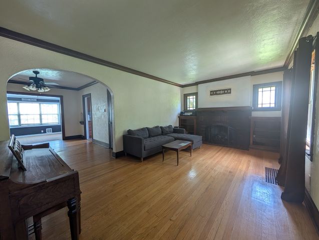 2915 24th Avenue A, Moline, IL 61265