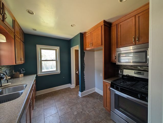 2915 24th Avenue A, Moline, IL 61265