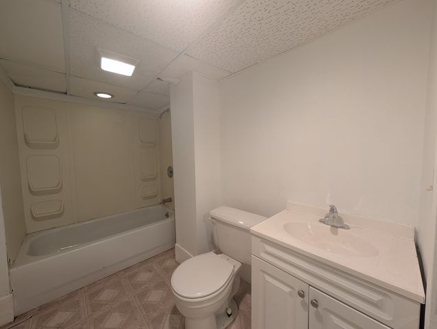 2915 24th Avenue A, Moline, IL 61265