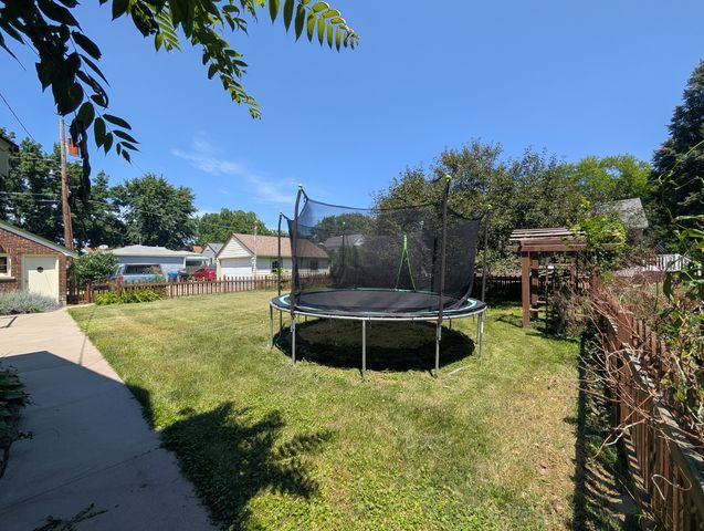 2915 24th Avenue A, Moline, IL 61265