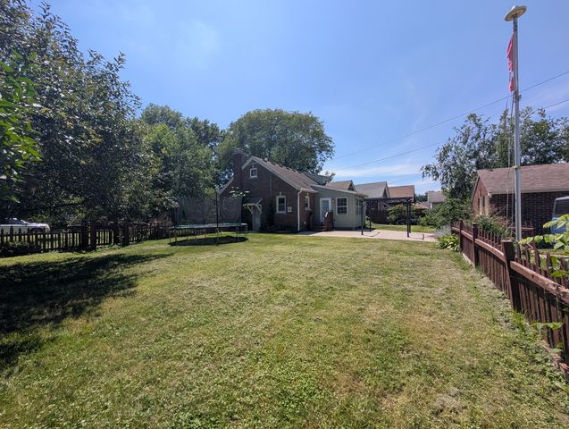 2915 24th Avenue A, Moline, IL 61265