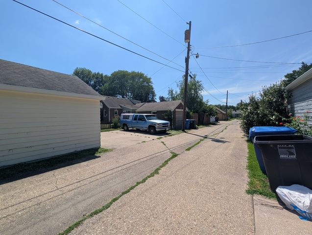 2915 24th Avenue A, Moline, IL 61265