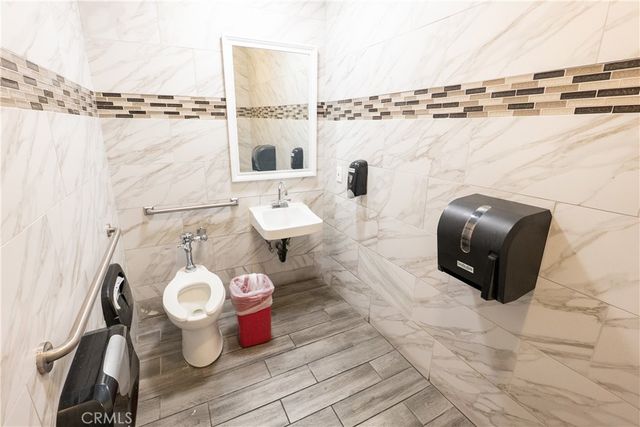5949 Whittier, Los Angeles, CA 90022
