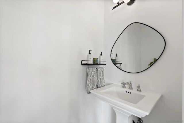 4664 Biona Dr, San Diego, CA 92116