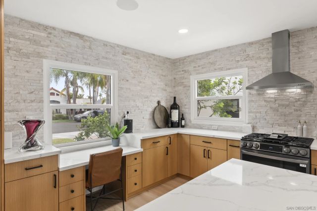 4664 Biona Dr, San Diego, CA 92116