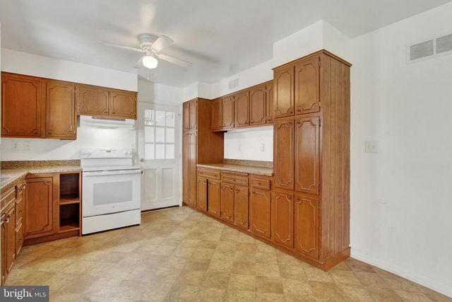 4120 HILLCREST AVE, Hampstead, MD 21074