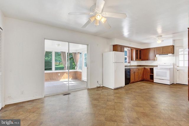 4120 HILLCREST AVE, Hampstead, MD 21074