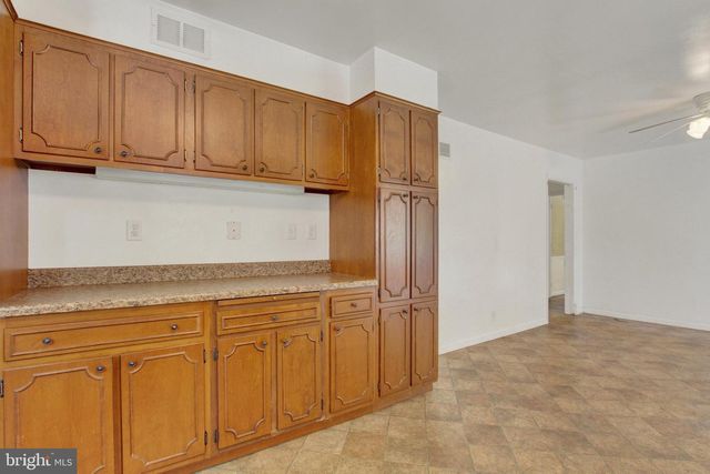 4120 HILLCREST AVE, Hampstead, MD 21074