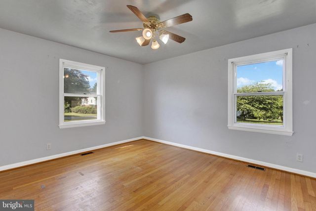 4120 HILLCREST AVE, Hampstead, MD 21074