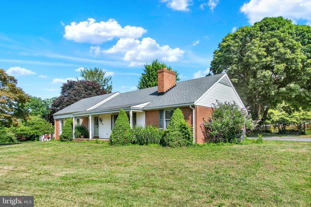 4120 HILLCREST AVE, Hampstead, MD 21074