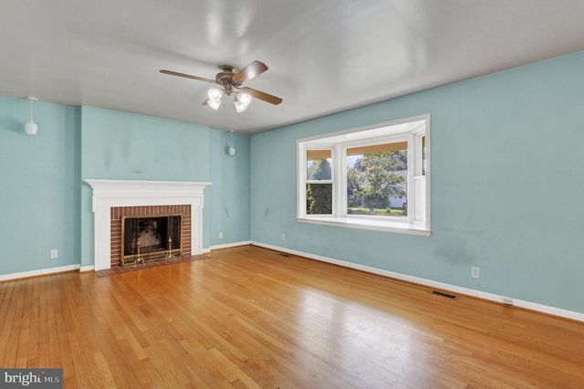4120 HILLCREST AVE, Hampstead, MD 21074