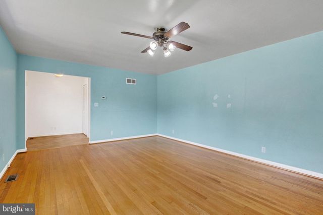 4120 HILLCREST AVE, Hampstead, MD 21074