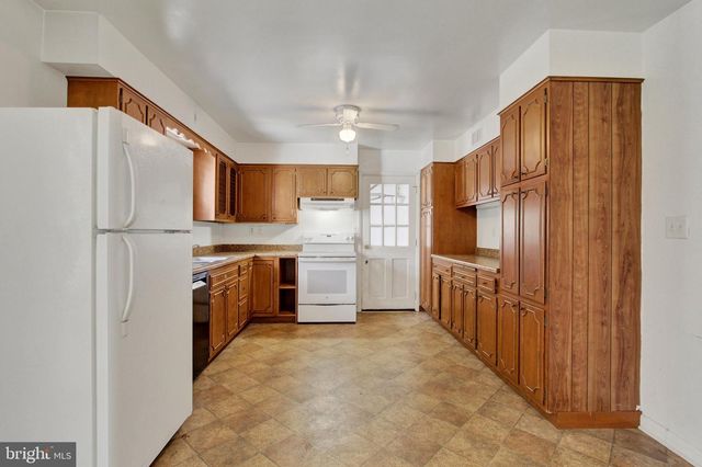 4120 HILLCREST AVE, Hampstead, MD 21074