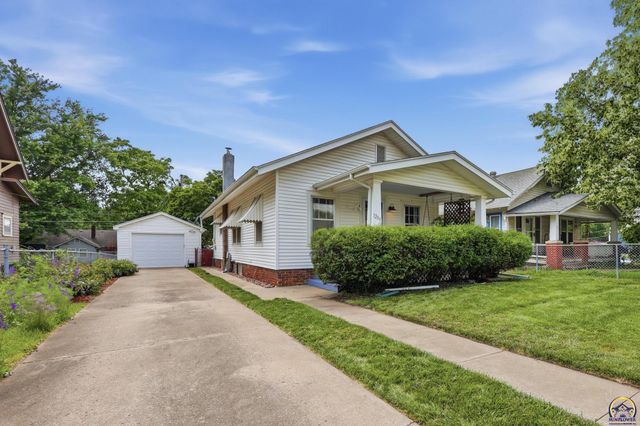 1205 SW Boswell AVE, Topeka, KS 66604
