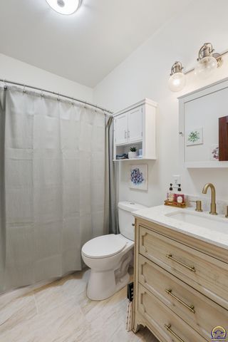 1205 SW Boswell AVE, Topeka, KS 66604