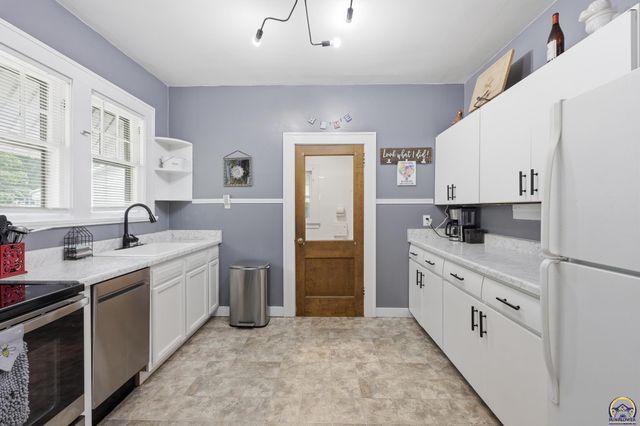 1205 SW Boswell AVE, Topeka, KS 66604