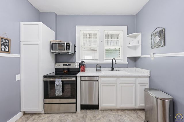 1205 SW Boswell AVE, Topeka, KS 66604