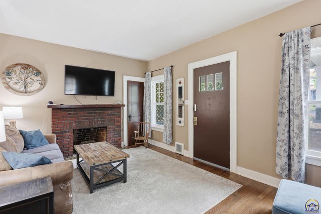 1205 SW Boswell AVE, Topeka, KS 66604
