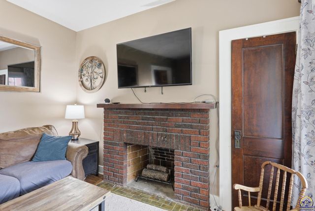 1205 SW Boswell AVE, Topeka, KS 66604