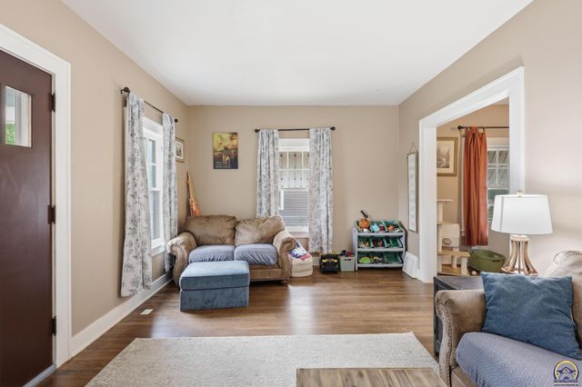 1205 SW Boswell AVE, Topeka, KS 66604