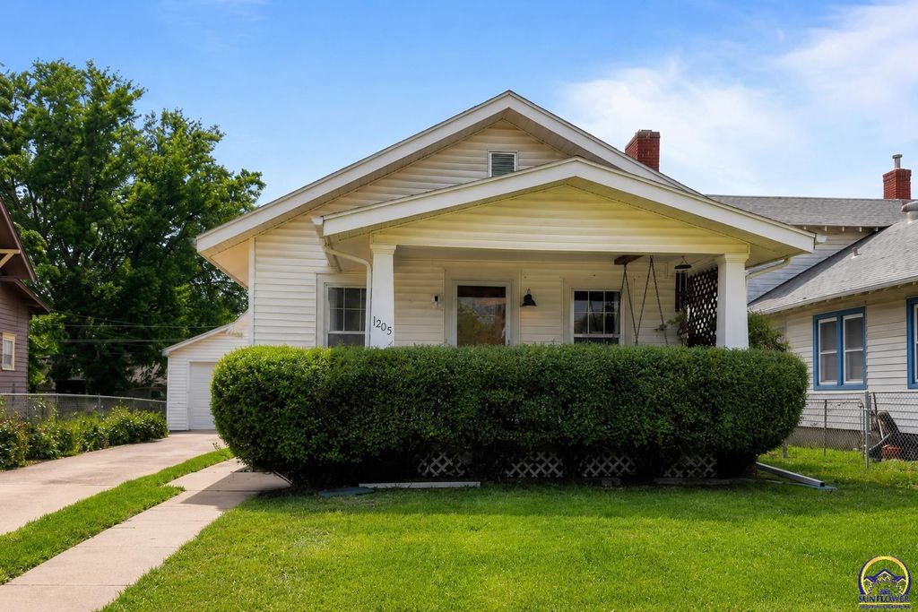 1205 SW Boswell AVE, Topeka, KS 66604