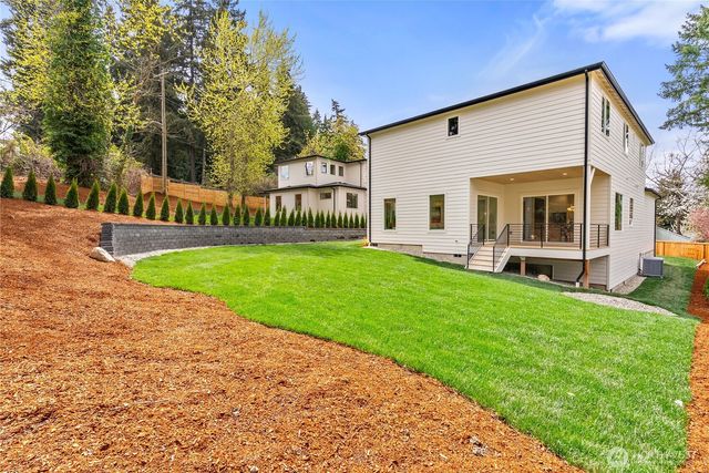 1304 Maine Court, Milton, WA 98354