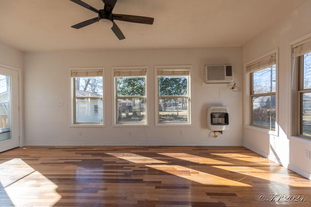 2823 Laurie Drive, West Plains, MO 65775