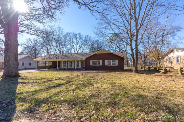 2823 Laurie Drive, West Plains, MO 65775