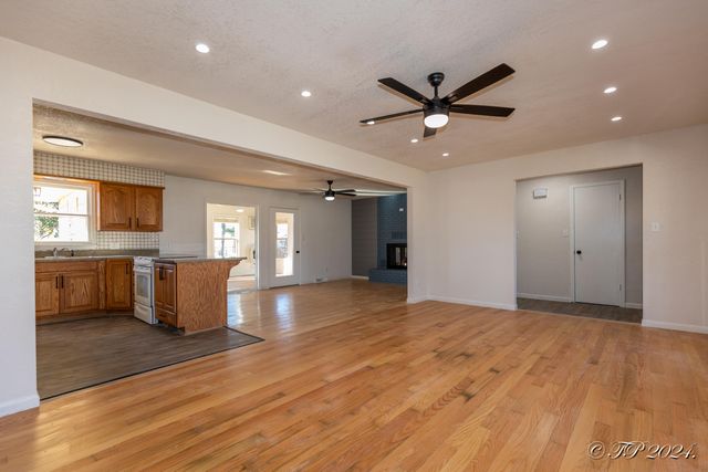 2823 Laurie Drive, West Plains, MO 65775