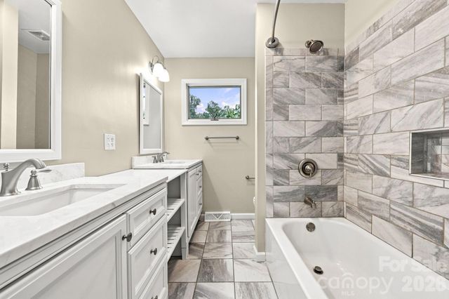 364 Pace Road, Hendersonville, NC 28792