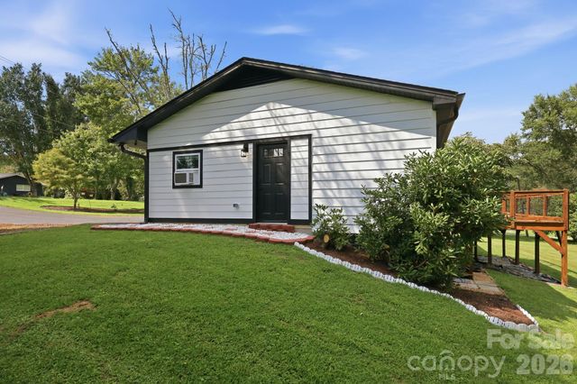 364 Pace Road, Hendersonville, NC 28792