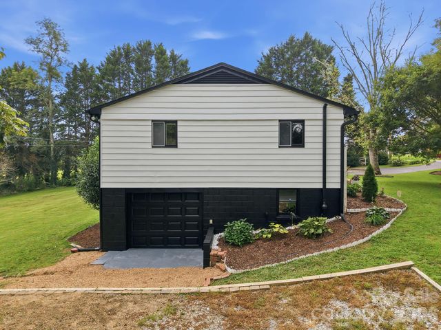 364 Pace Road, Hendersonville, NC 28792