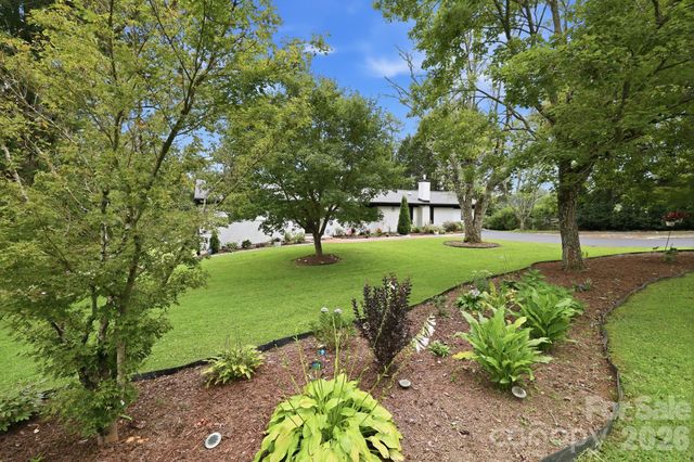 364 Pace Road, Hendersonville, NC 28792
