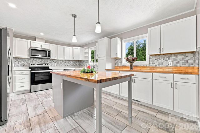 364 Pace Road, Hendersonville, NC 28792