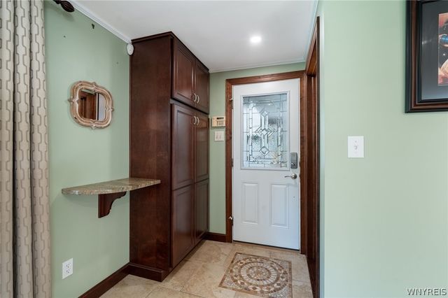 29 Haymarket Square, Amherst, NY 14051