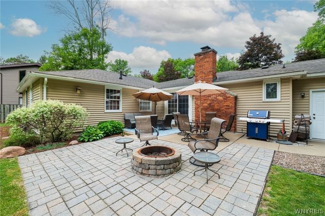 29 Haymarket Square, Amherst, NY 14051