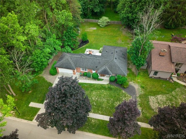 29 Haymarket Square, Amherst, NY 14051
