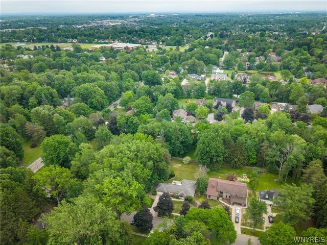 29 Haymarket Square, Amherst, NY 14051