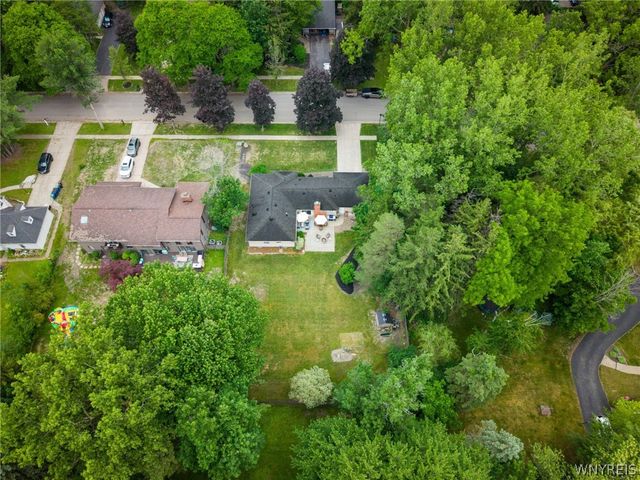 29 Haymarket Square, Amherst, NY 14051