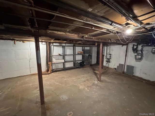 8620 Jamaica Avenue, Woodhaven, NY 11421