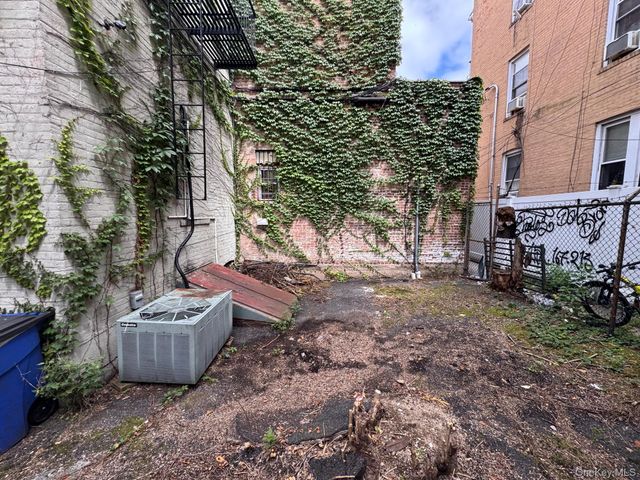 8620 Jamaica Avenue, Woodhaven, NY 11421