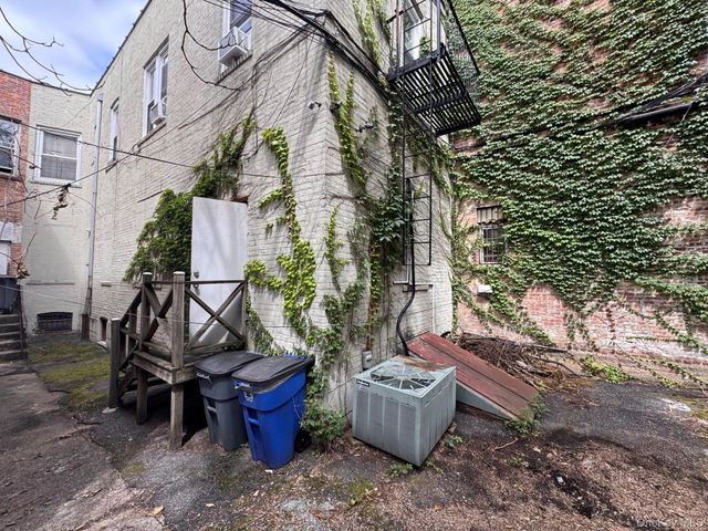 8620 Jamaica Avenue, Woodhaven, NY 11421