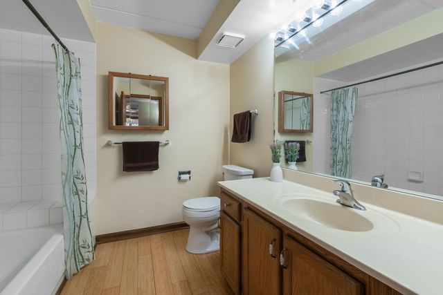 1600 E Thacker Street 513, Des Plaines, IL 60016