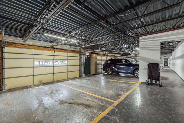 1600 E Thacker Street 513, Des Plaines, IL 60016