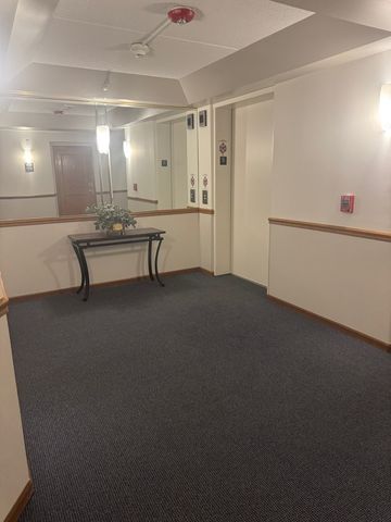 1600 E Thacker Street 513, Des Plaines, IL 60016